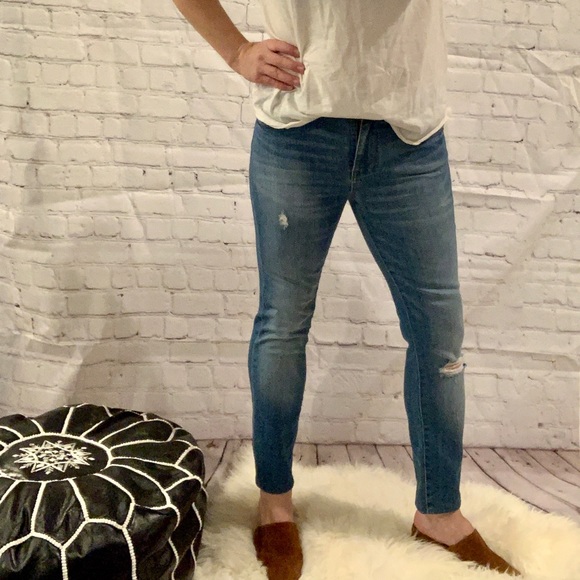 Madewell 9" High-Rise Skinny Jeans in Sadie Wash - Picture 7 of 13